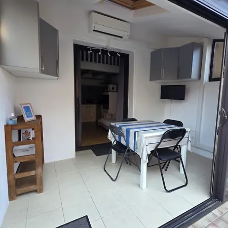 بيت للعطل Maisonnette - 100m De La - 10min A Pied Du Port لوسات